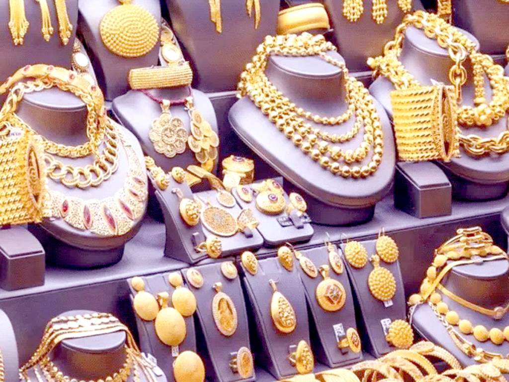Gold Price Falls by Rs 1036 to Rs 151 Lakh